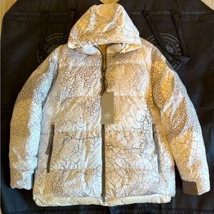 Snowcap Reversible Berendon Black Label Men's Jacket
Size XL
BRAND NEW